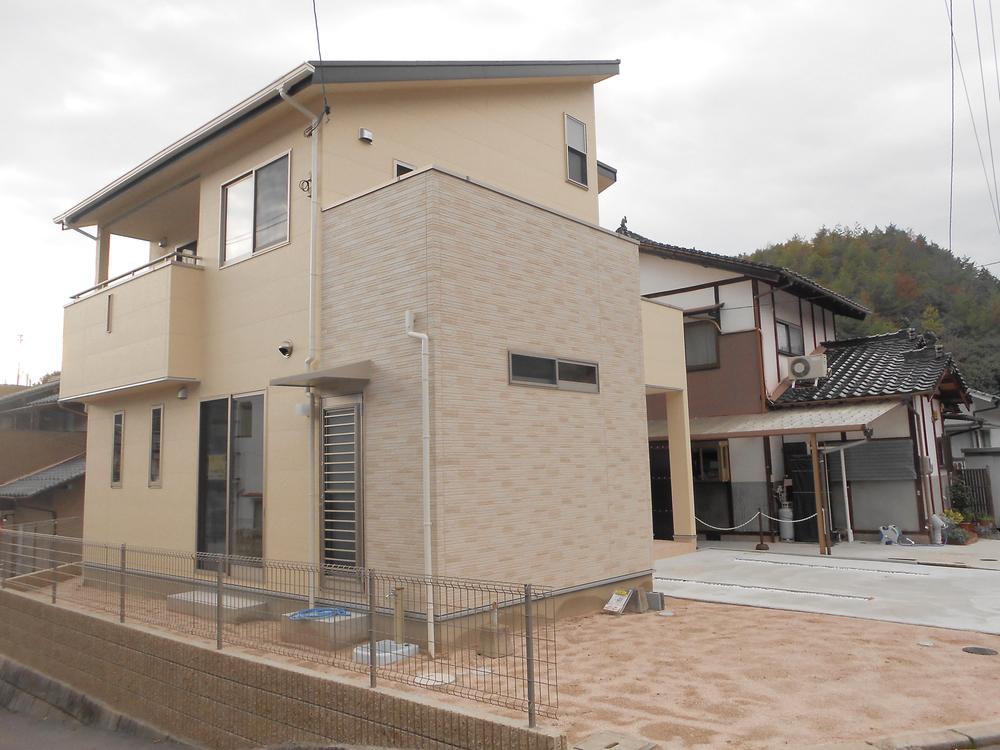 Local appearance photo. Local (11 May 2013) Shooting