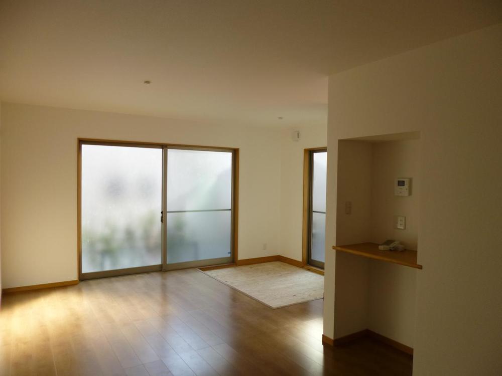 Living. (March 2013) Shooting