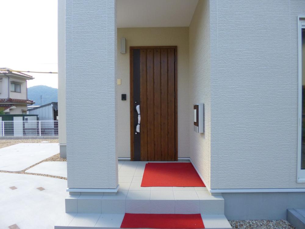 Entrance. (July 2013) Shooting