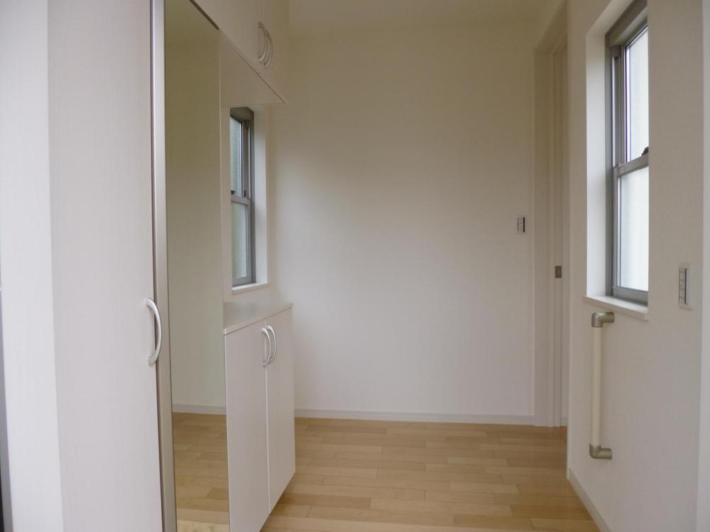 Entrance. (January 2013) Shooting