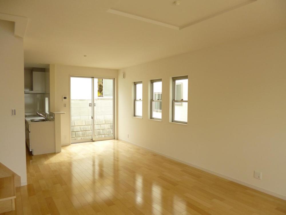 Living. (January 2013) Shooting