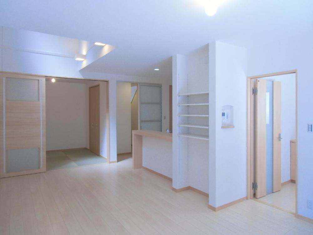 Living. (September 2012) shooting