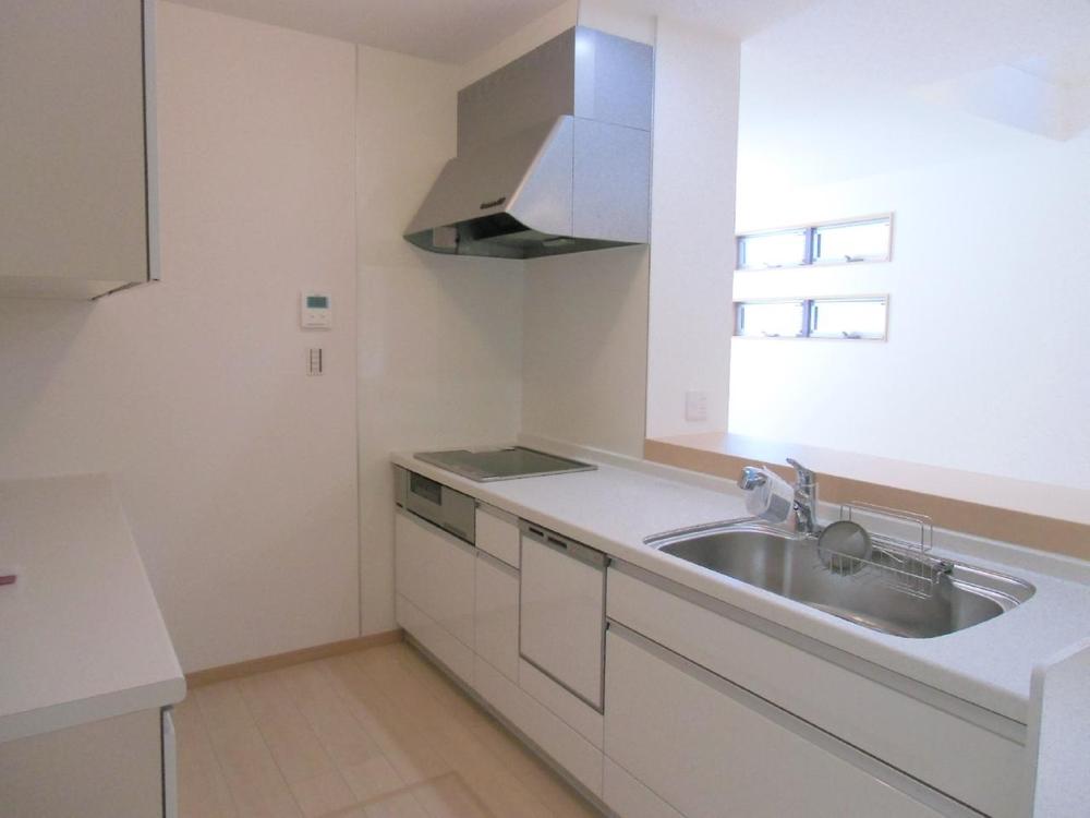 Kitchen. (September 2012) shooting