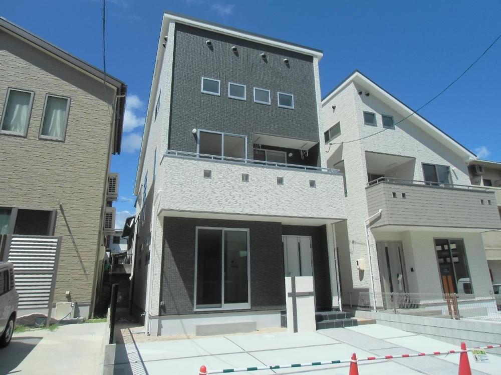 Local appearance photo. (September 2012) shooting