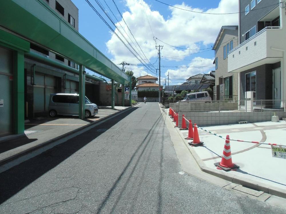 Local photos, including front road. (September 2012) shooting