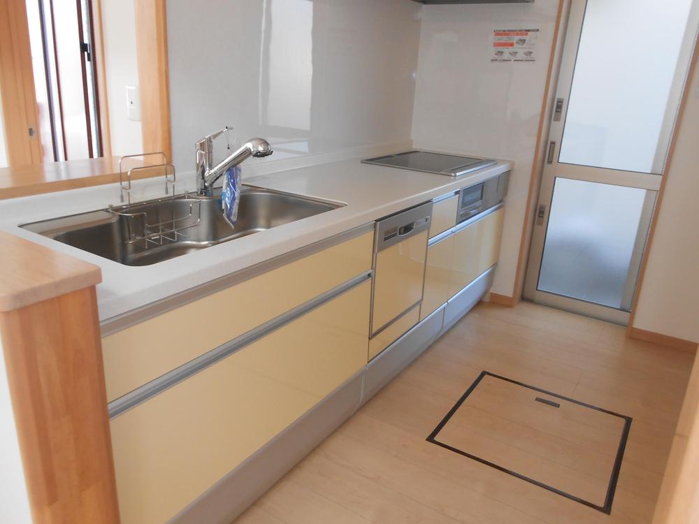 Kitchen. Local (12 May 2013) Shooting