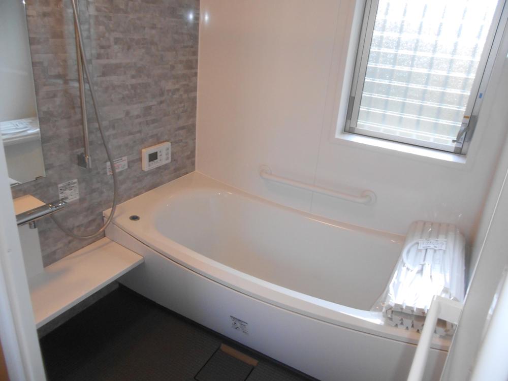 Bathroom. Local (12 May 2013) Shooting