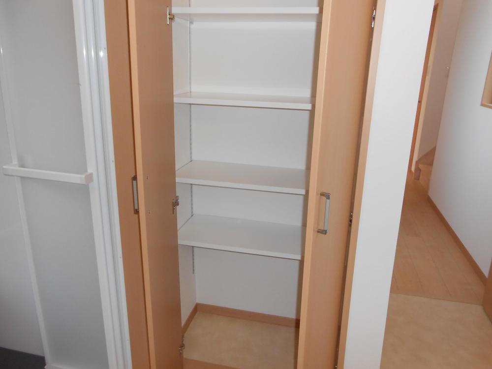 Local appearance photo. Local (12 May 2013) Shooting