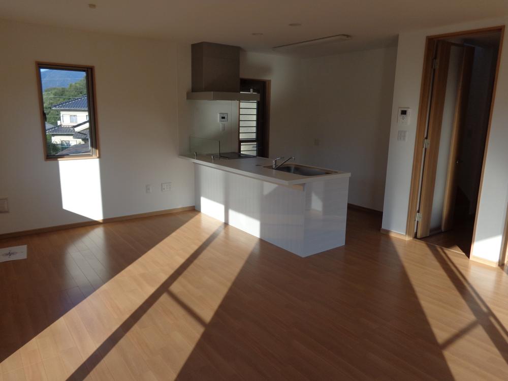 Living. Bright living room Sunshine is plenty. 