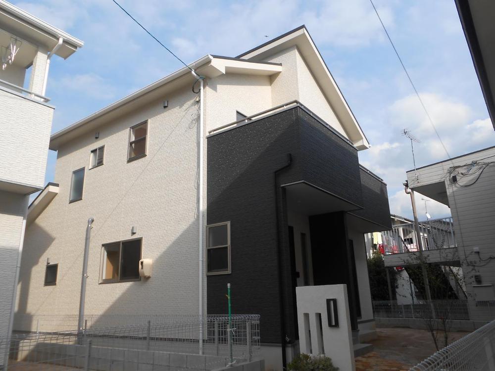 Local appearance photo. Local (11 May 2013) Shooting