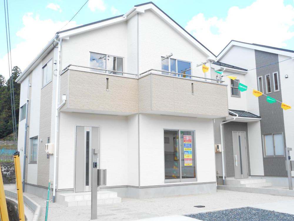 Local appearance photo. Local (11 May 2013) Shooting