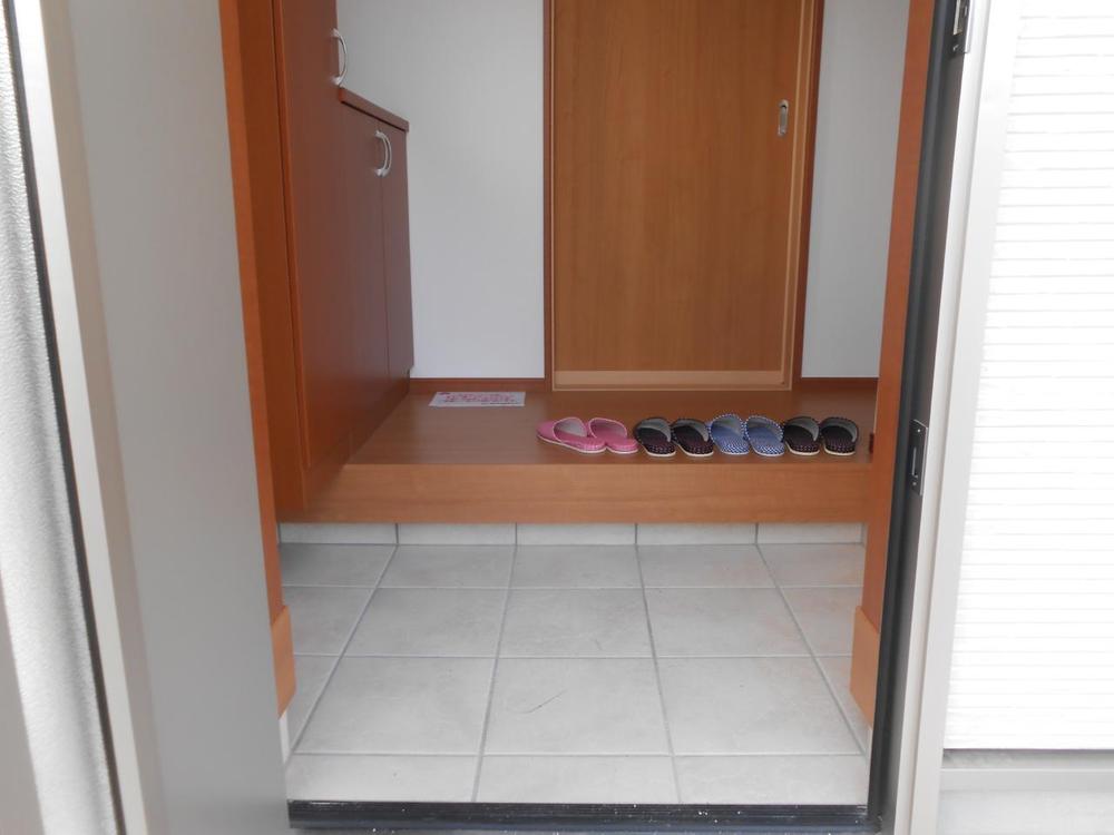 Entrance. Local (11 May 2013) Shooting