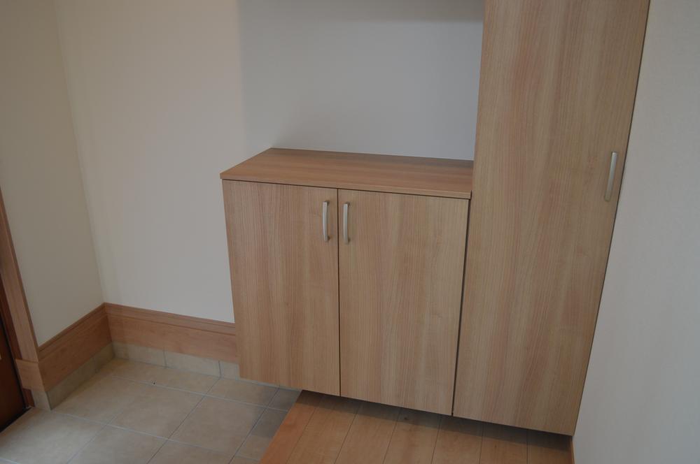 Entrance. Local (September 2013) Shooting