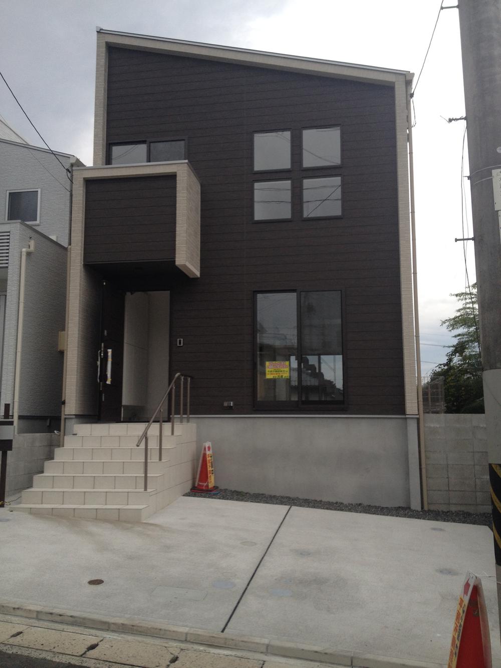 Local appearance photo. Parking 2 units can be