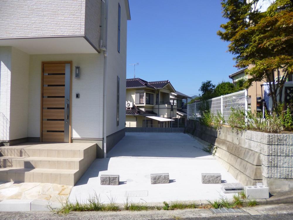 Parking lot. (March 2013) Shooting