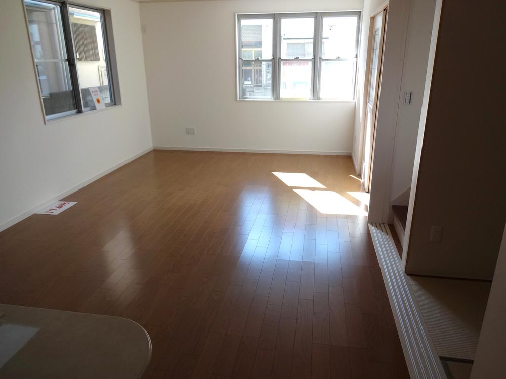 Living. Indoor (September 2013) Shooting 1st floor LDK17.6 Pledge