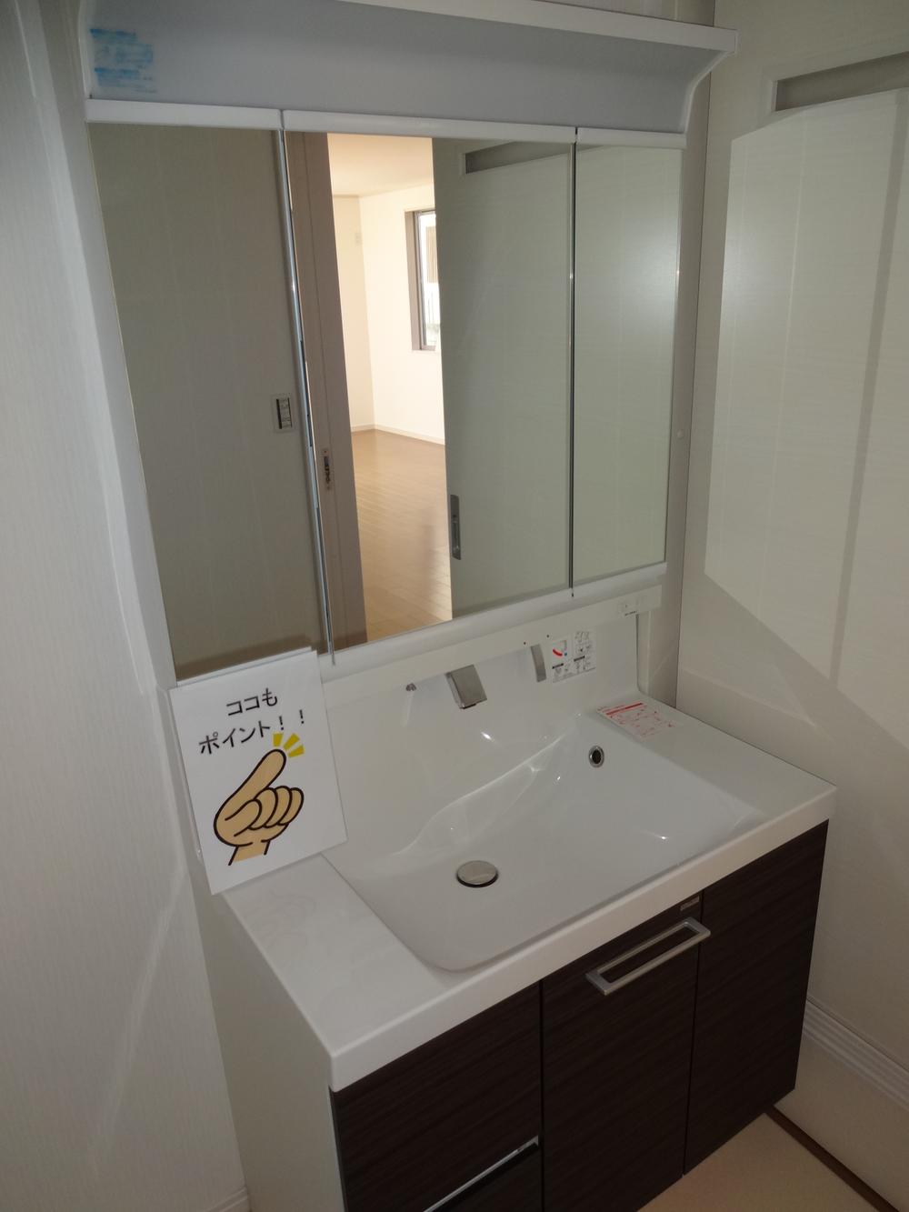 Wash basin, toilet. Indoor (September 2013) Shooting