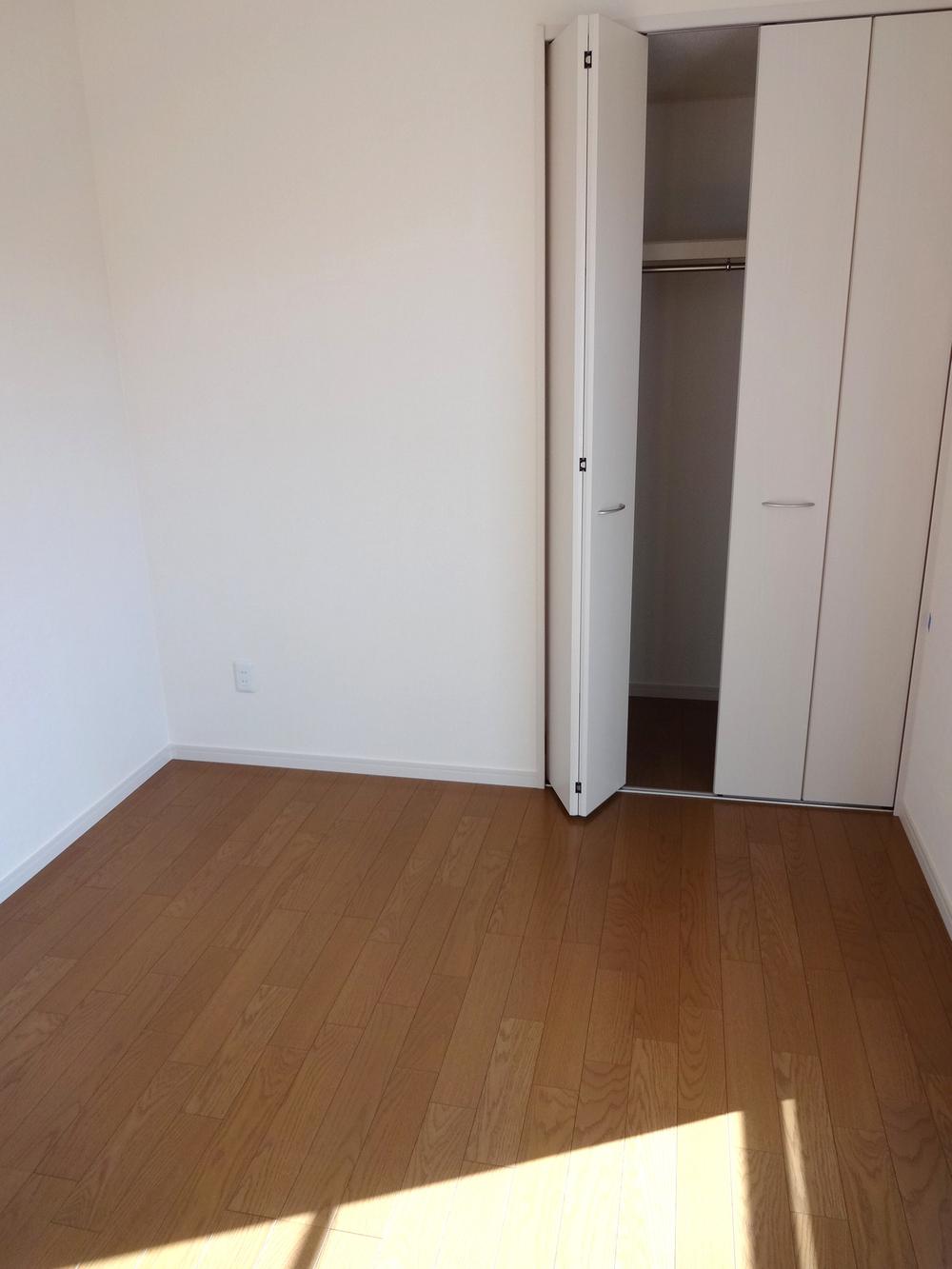 Non-living room. Indoor (September 2013) Shooting