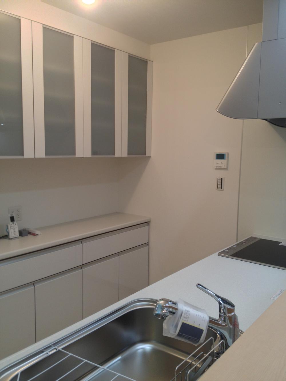 Kitchen. Cup with board