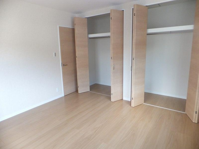 Non-living room. Indoor (12 May 2013) Shooting