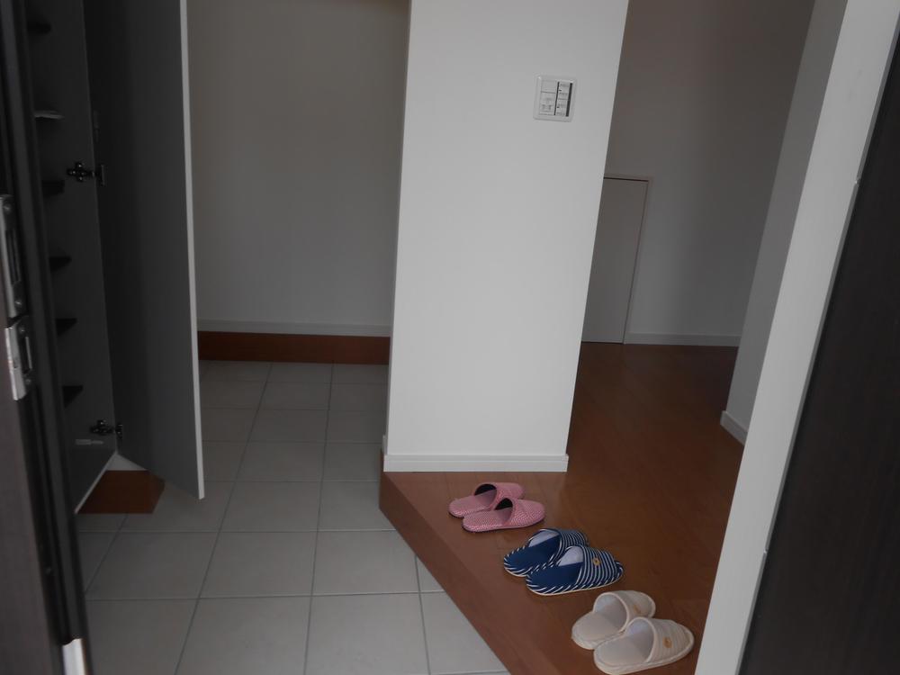 Entrance. (November 2013) Shooting