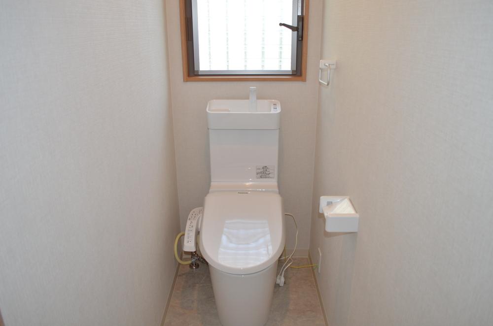 Toilet. Indoor (September 2013) Shooting