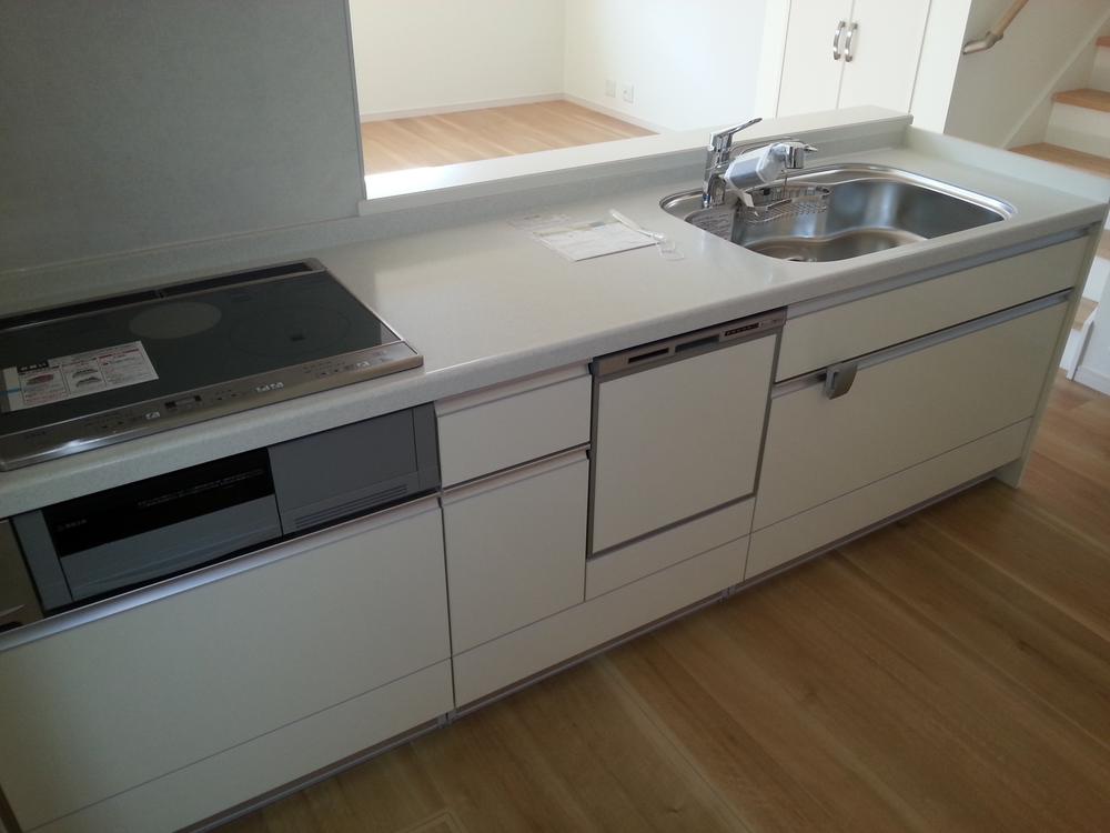 Kitchen. Local (09 May 2013) Shooting