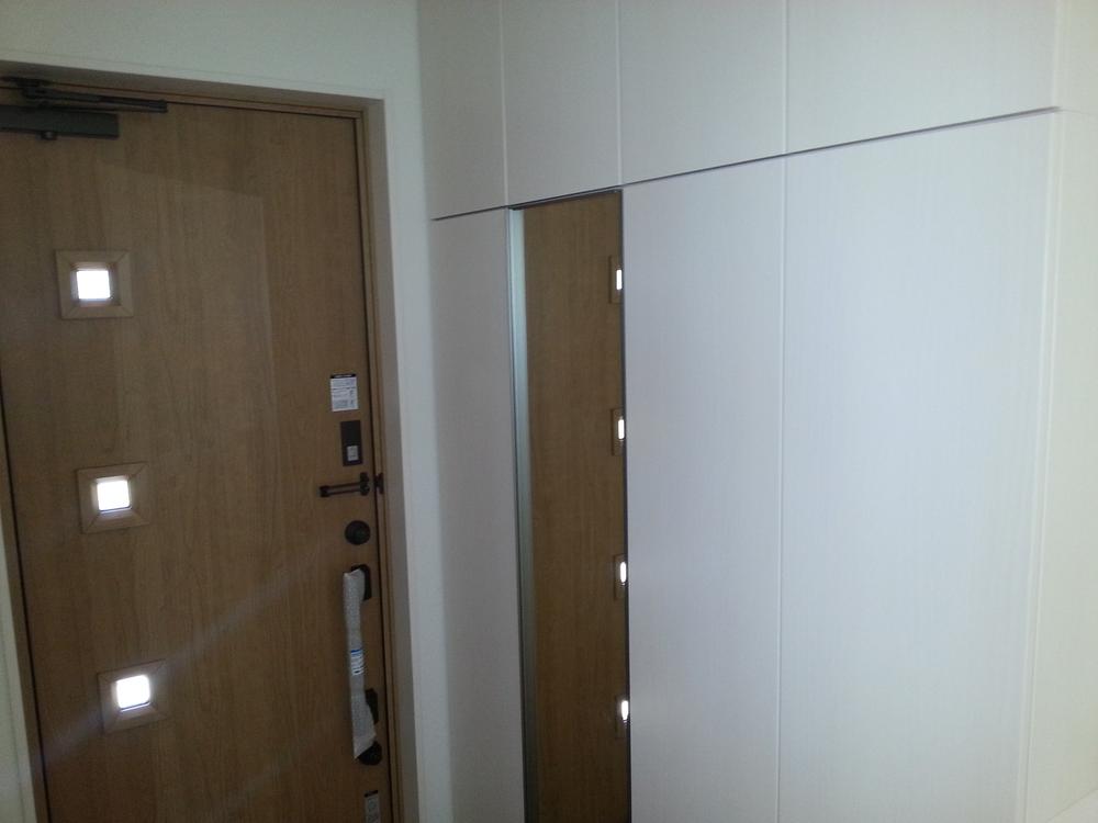 Entrance. Local (09 May 2013) Shooting