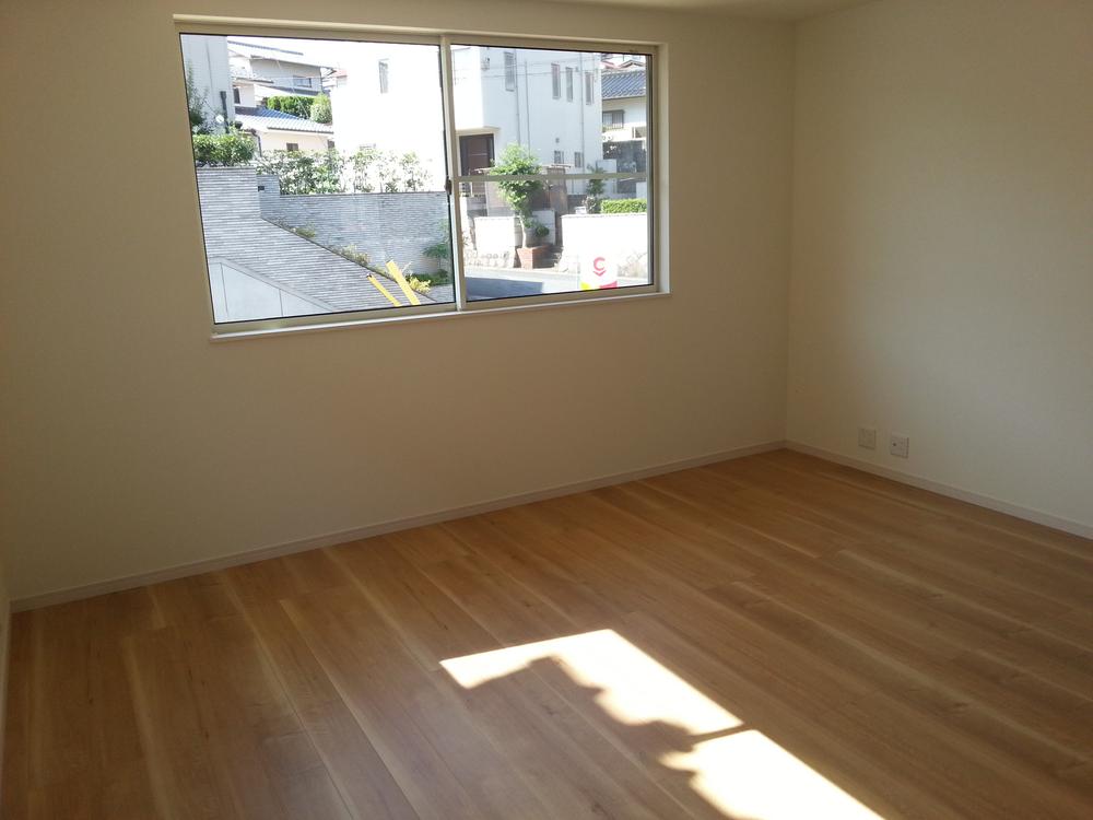 Same specifications photos (living). Local (09 May 2013) Shooting