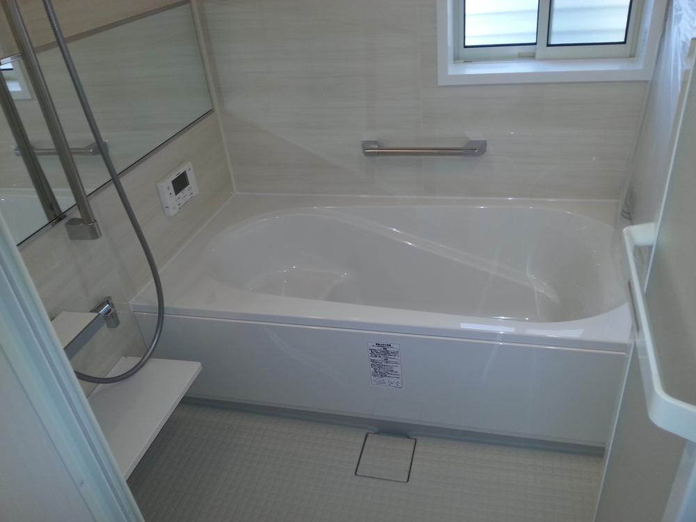 Bathroom. Local (09 May 2013) Shooting