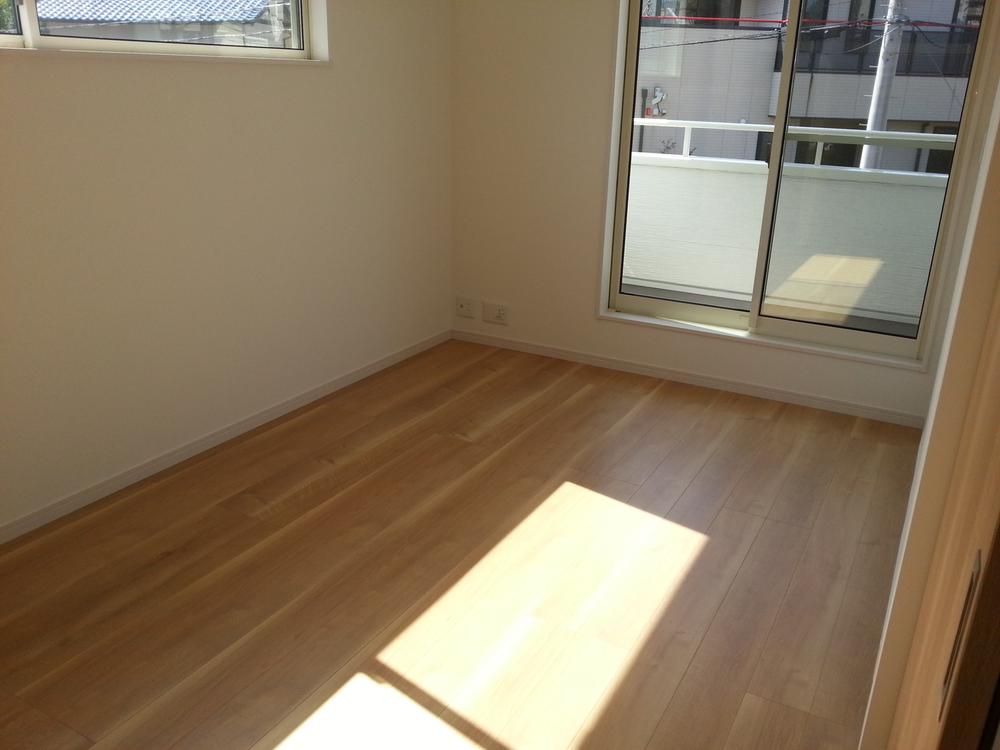 Non-living room. Local (09 May 2013) Shooting