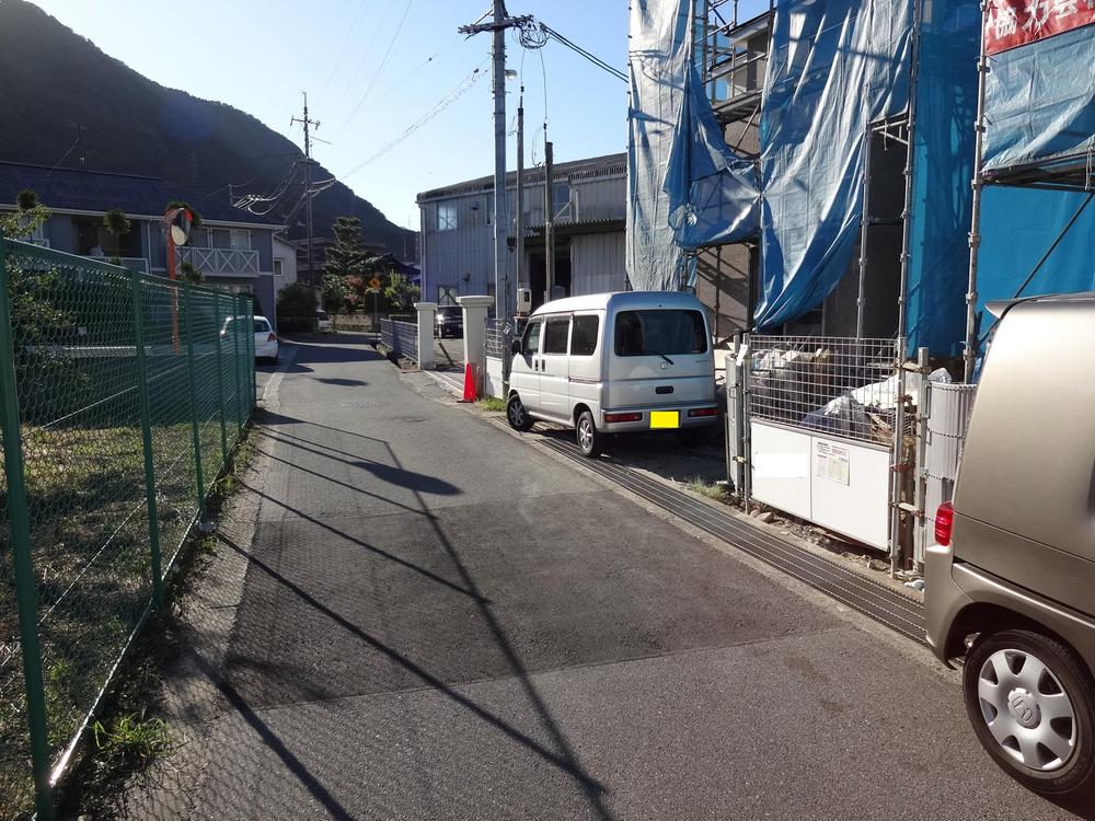 Local photos, including front road. Local (September 2013) Shooting