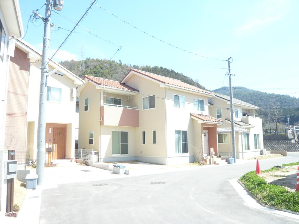 Sale already cityscape photo. Sale already the city average