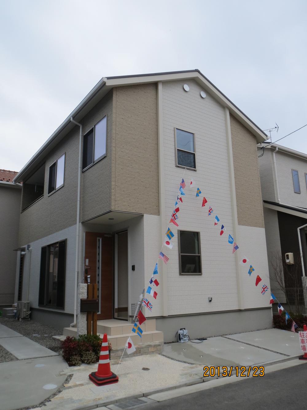 Local appearance photo. The entrance with a warm welcome for your family in planting.