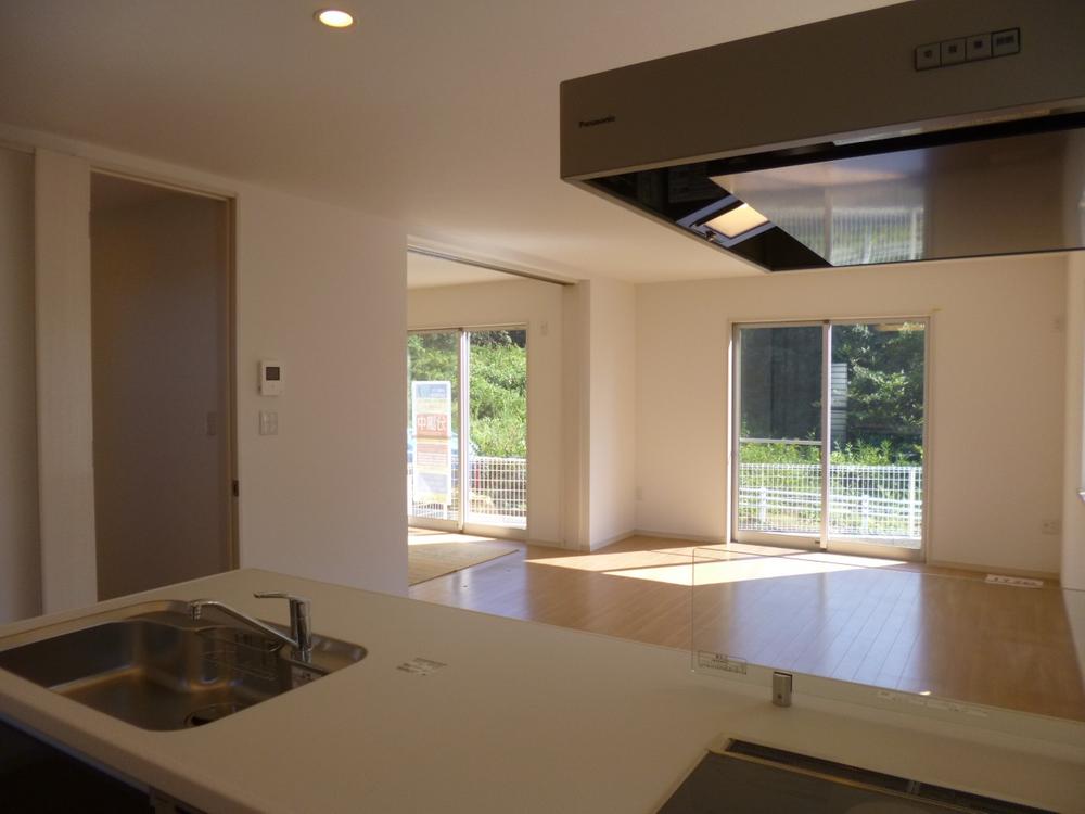 Living. (March 2013) Shooting