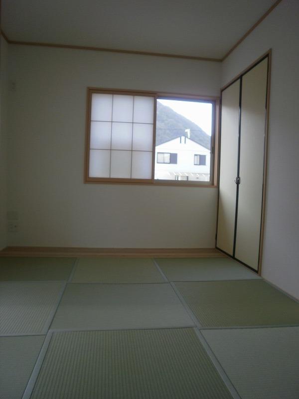 Non-living room. 1F Japanese-style room