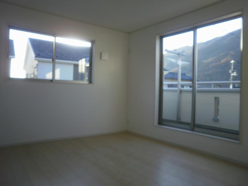 Other introspection. 2F Western-style