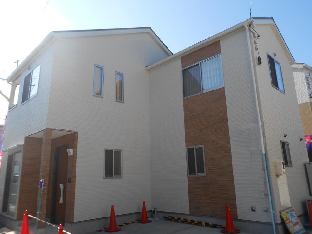 Local appearance photo. Local (12 May 2013) Shooting