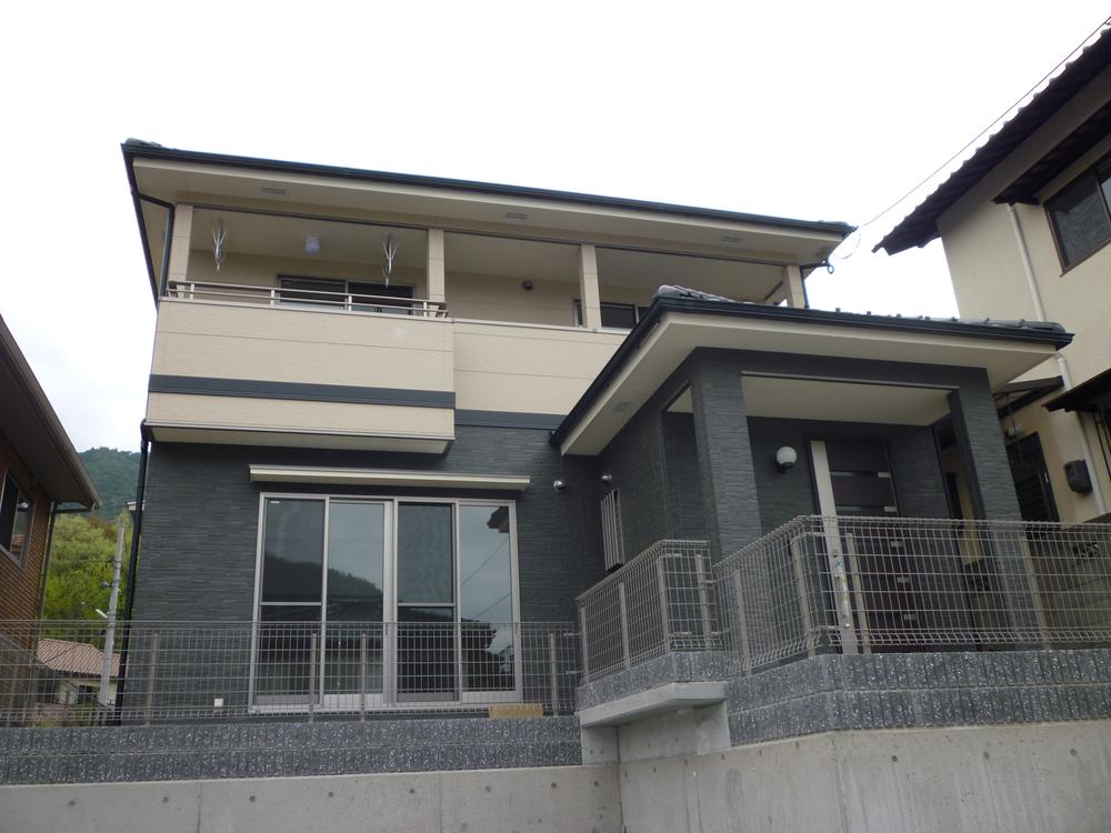 Local appearance photo