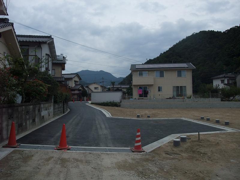 Local photos, including front road. Local (10 May 2013) Shooting