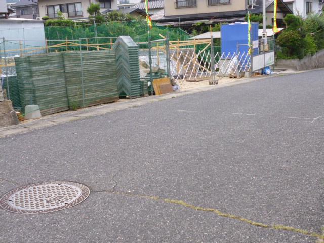 Local photos, including front road. Local (August 2013) Shooting