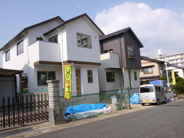 Local photos, including front road. Local (10 May 2013) Shooting