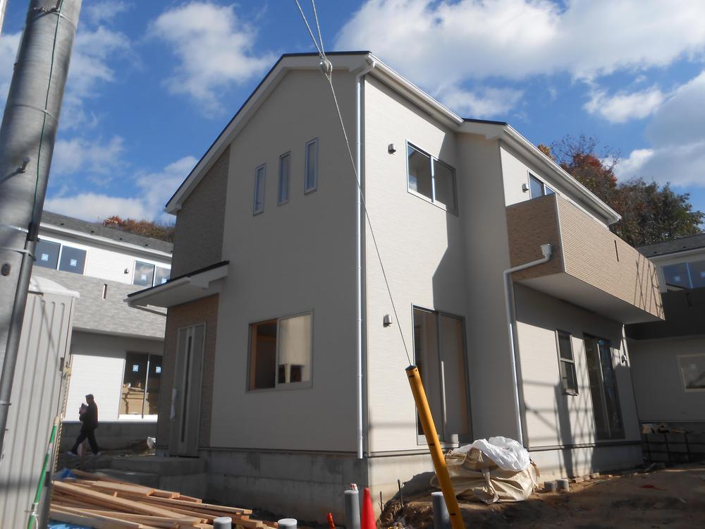 Local appearance photo. Local (12 May 2013) Shooting