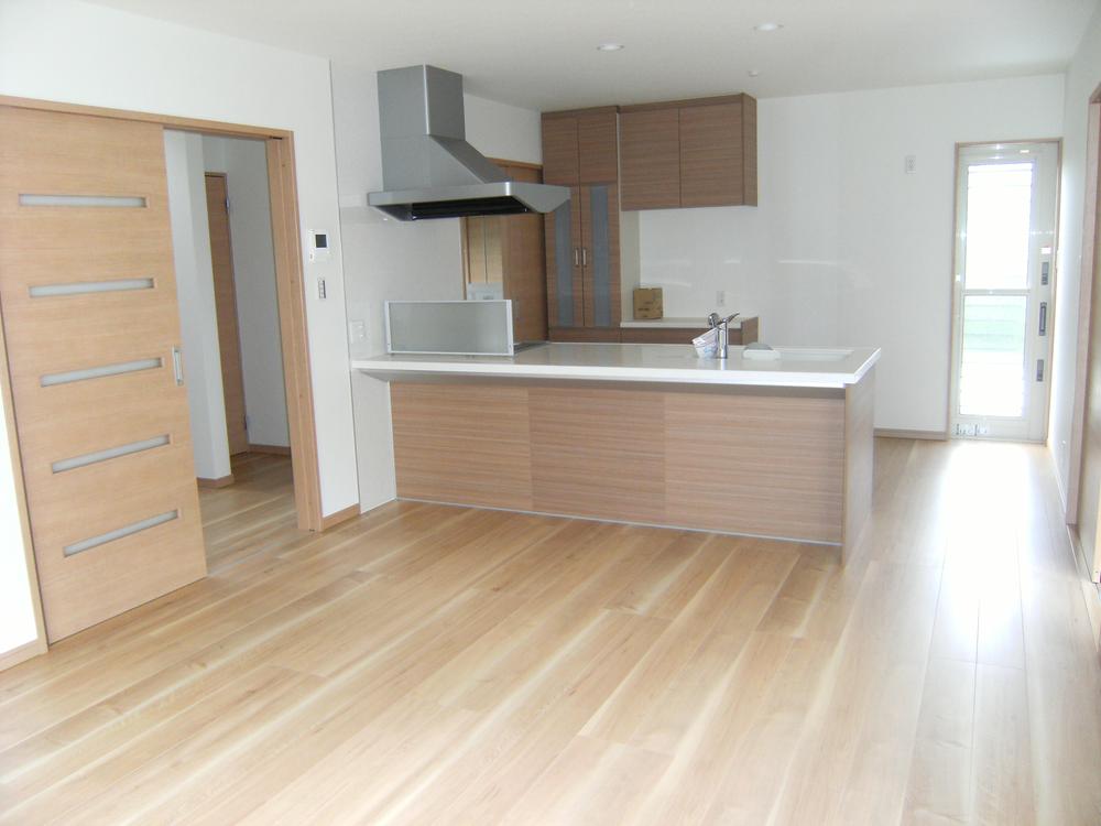 Living. Conversation of the family is open-minded LDK bouncing