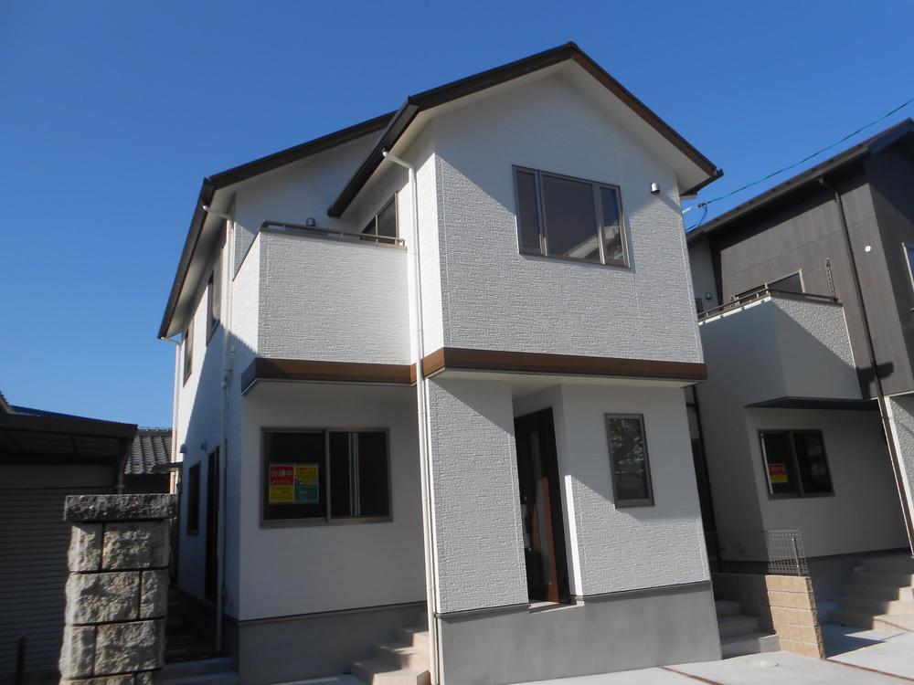 Local appearance photo. Local (12 May 2013) Shooting