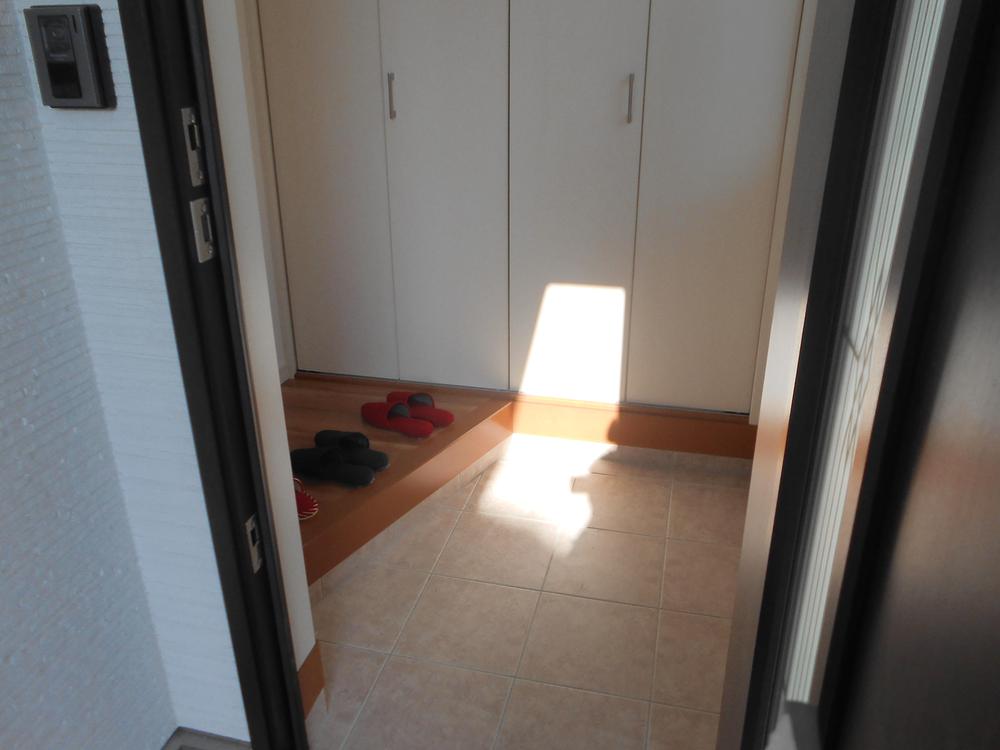 Entrance. Local (12 May 2013) Shooting