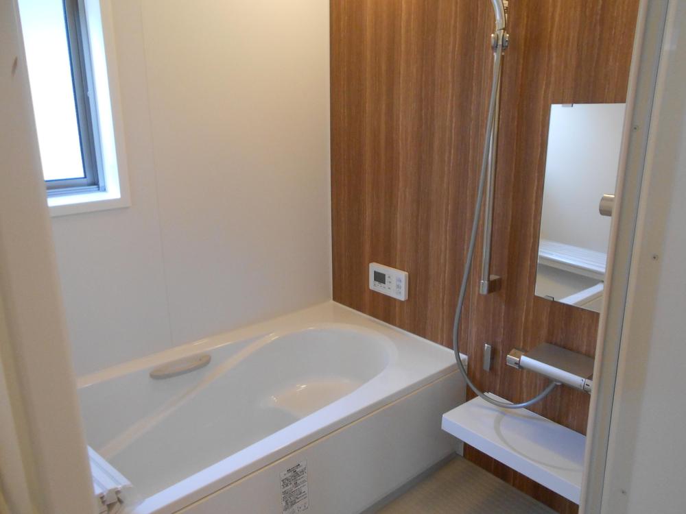 Bathroom. Local (12 May 2013) Shooting