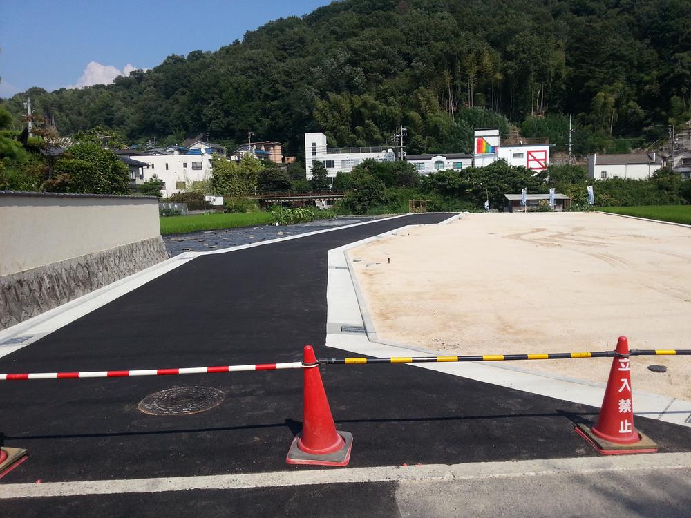 Local photos, including front road. Local (August 2013) Shooting