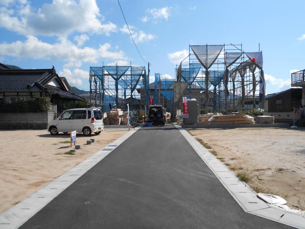 Local photos, including front road. Local (10 May 2013) Shooting