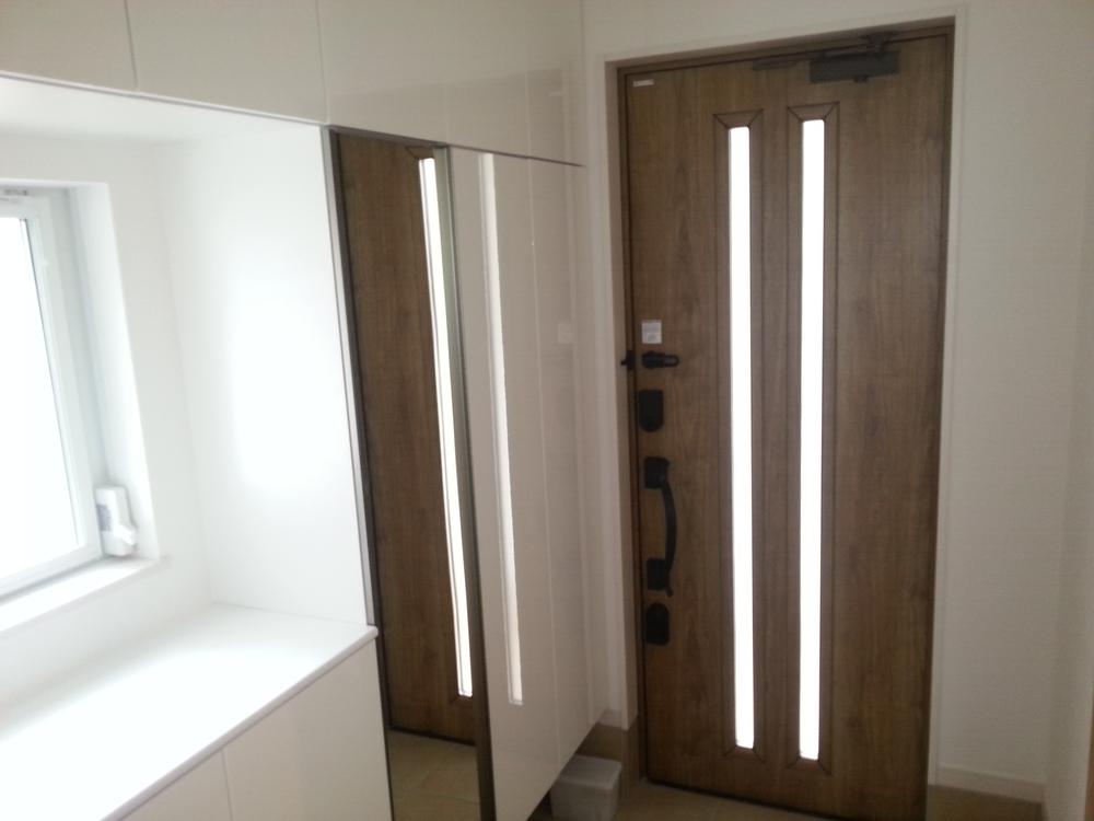 Entrance. Indoor (June 2013) Shooting